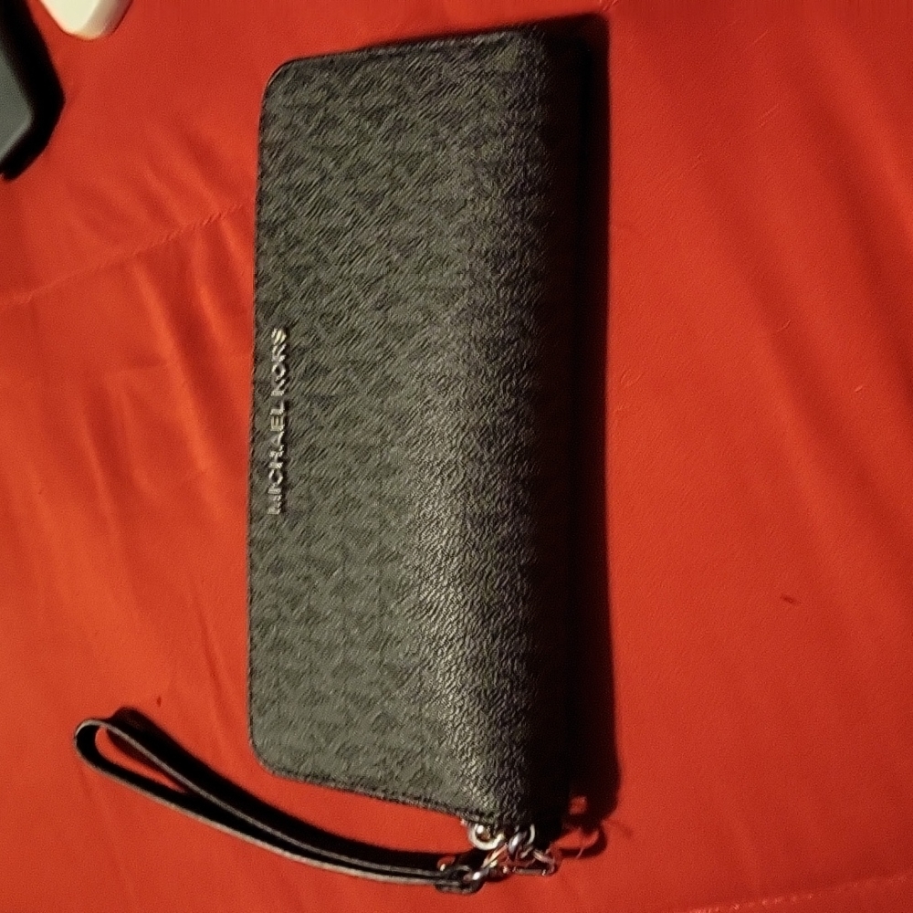 Michael Kors Signature Trifold Wallet -Large Black
